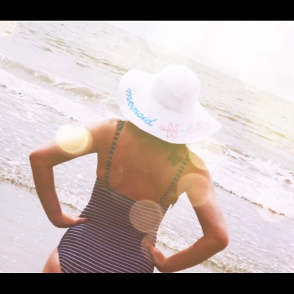 Meet your Posher, Brooke - Picture 1 of 1